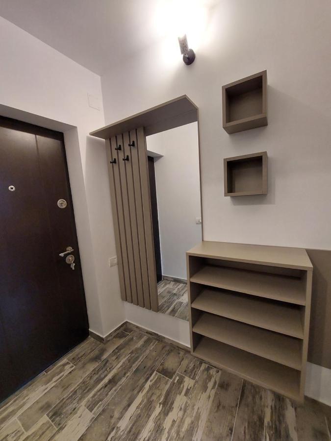 Snug - Private Parking Near Downtown Apartament Brașov