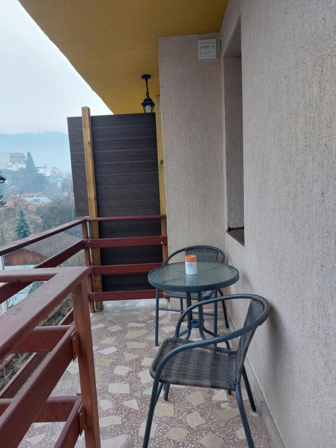 Apartament Snug - Private Parking Near Downtown Brașov